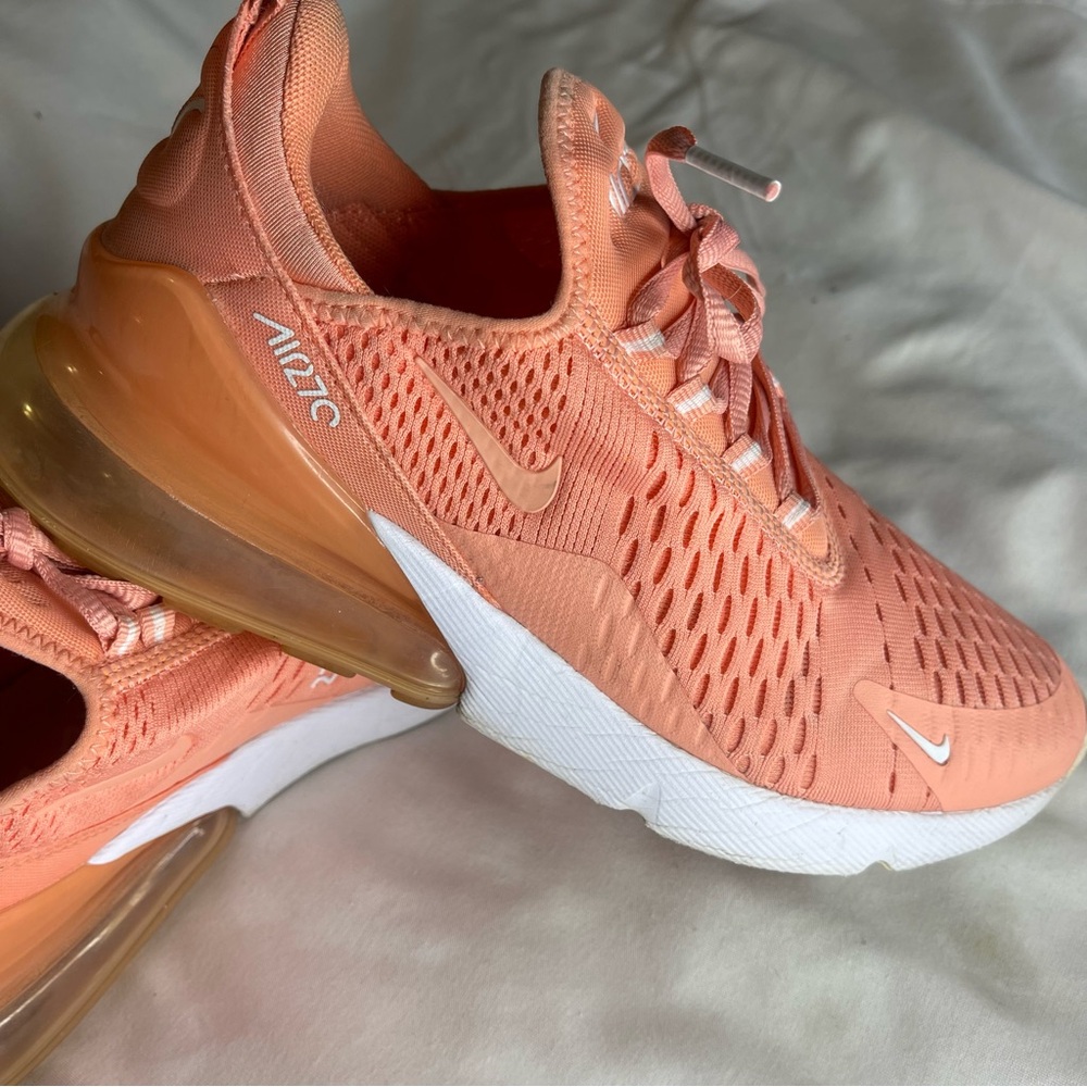 Nike Air Max 270 Women's Sneakers - Peach